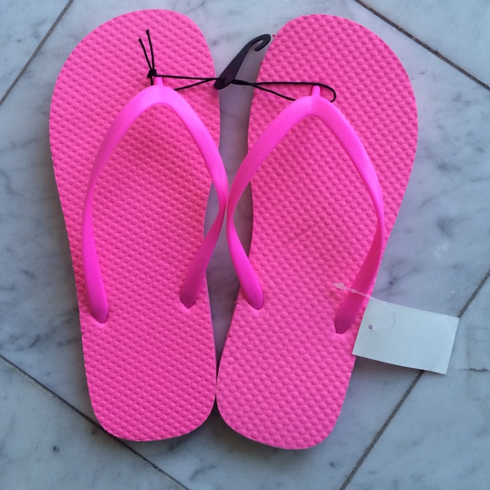 Pink flip flops Size 7-8